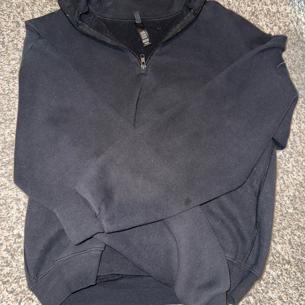 SKIMS SMALL WOMENS Black Sweater